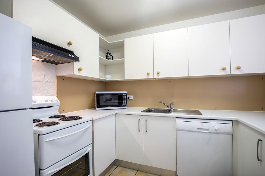 Saks On Hastings Aparthotel Noosa Heads Buitenkant foto