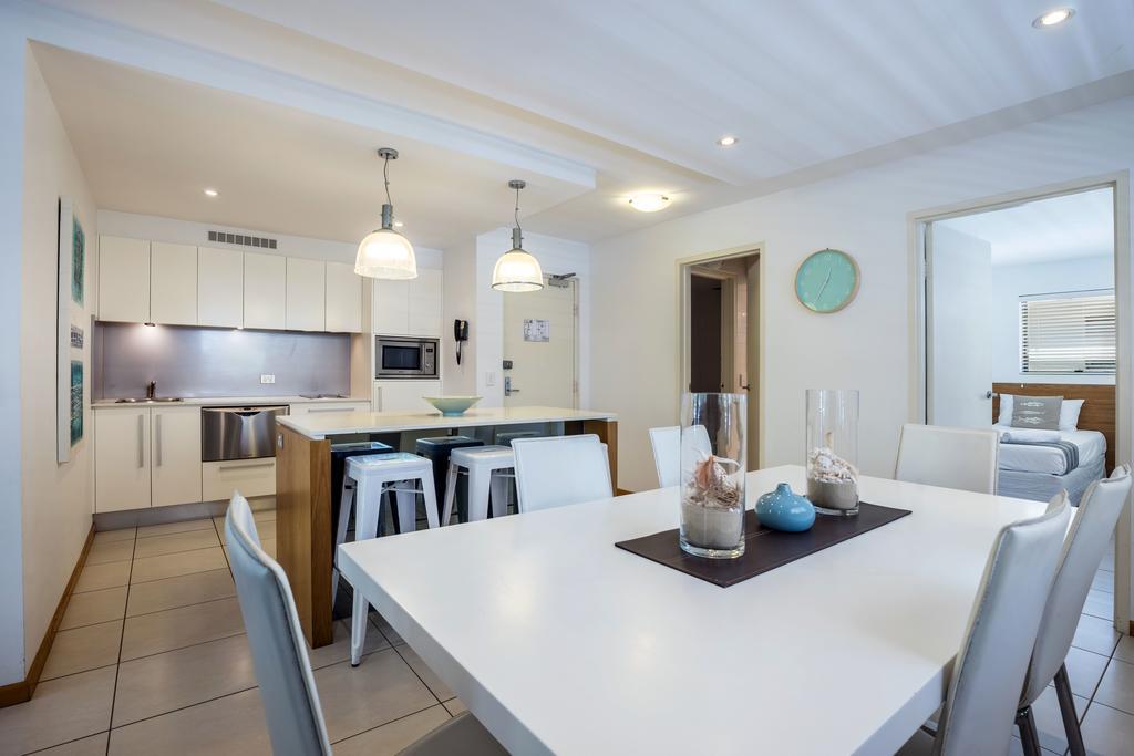 Saks On Hastings Aparthotel Noosa Heads Buitenkant foto